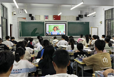 防范火灾风险 建设美丽校园 ——泸溪一中开展“消防安全知识”网络学习